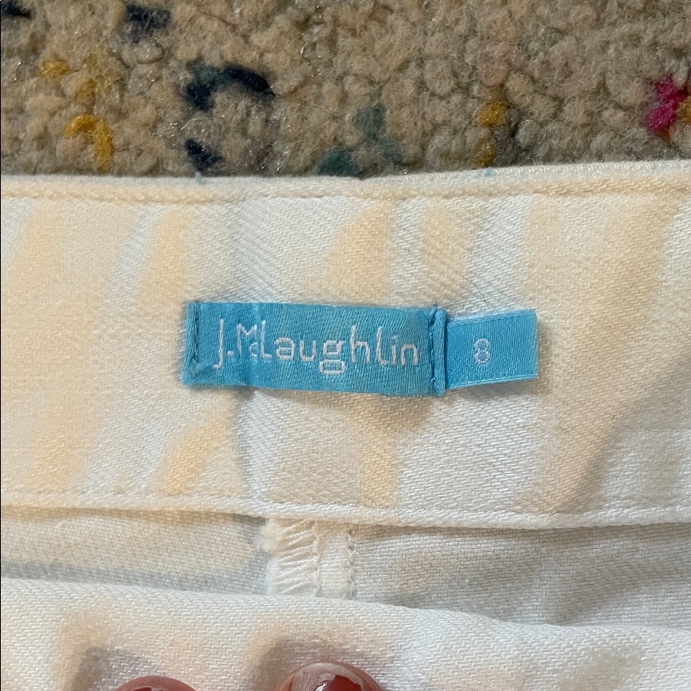 J McLaughlin White Women's Shorts with Button Accents - Picture 3 of 3